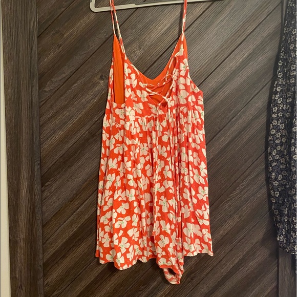 Urban Outfitters Blair V-Back Romper in Red Floral - Picture 2 of 4